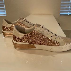 Like new Dolce Vita shoes